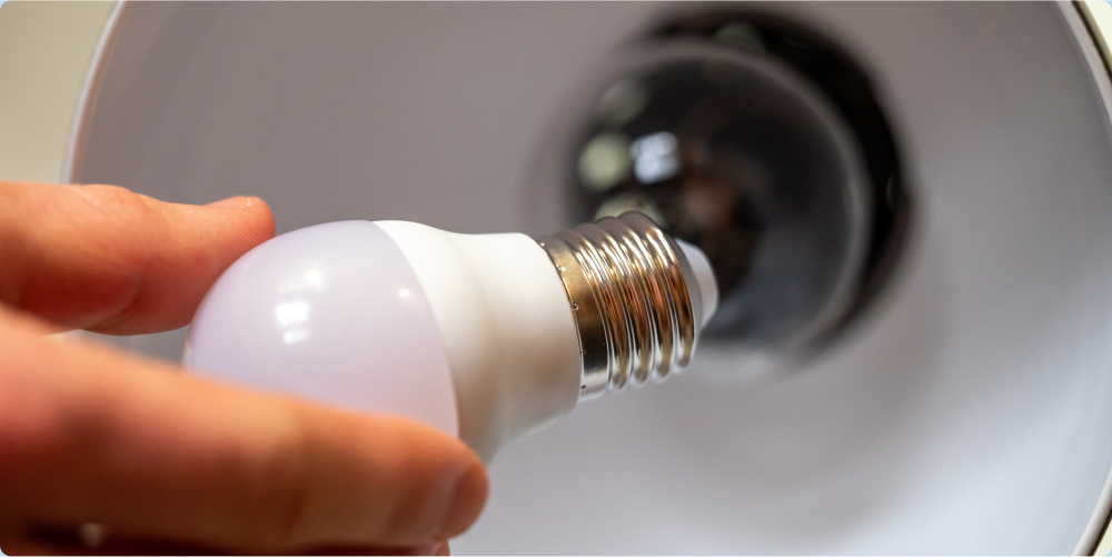 Can i use a 40 watt bulb in a 25 watt lamp hotsell