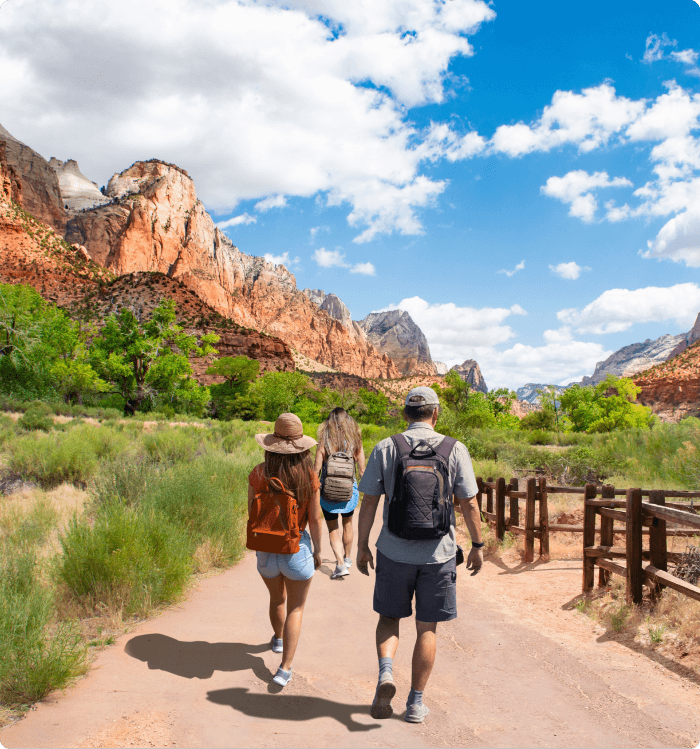 Couple hiking in Utah